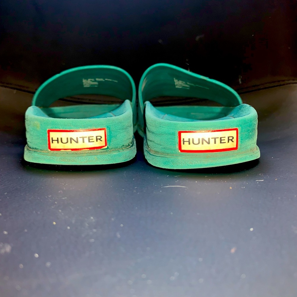 HUNTER green slides Sz 8